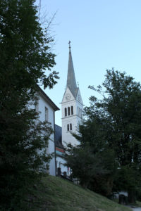 Campanar al poble de Bled